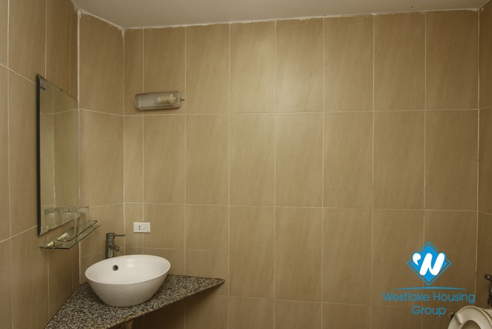 A cheap house with 3 bedroom for rent in Doi Can, Ba Dinh